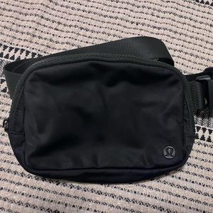 Lululemon Everywhere Belt Bag 1L